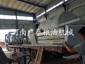 南陽石磨面粉機組發(fā)貨現場 